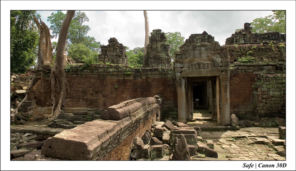 2006 - 07 - Temple angkor - Phrea Khan 30